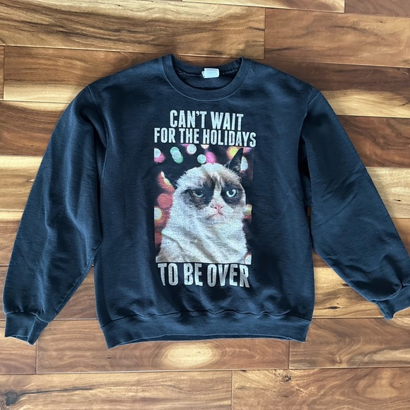 Grumpy Cat Can’t Wait For The Holidays To Be Over Sweatshirt size Large - Picture 1 of 6